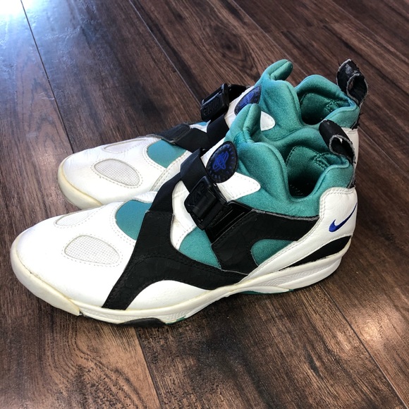 VINTAGE NIKE HUARACHES TRAINERS